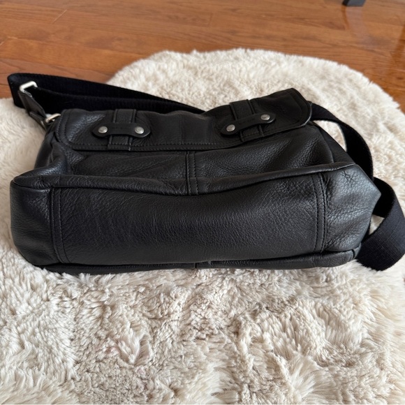 Ralph Lauren Messenger Black Leather Crossbody Bag - Picture 7 of 14